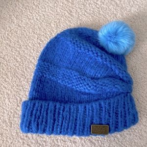 Cute blue Chaos beanie. OS